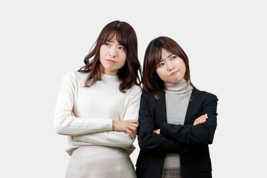 2人の悩んでいる女性